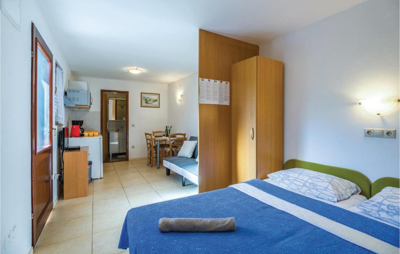 Nice Apartment In Omisalj With Wifi Εξωτερικό φωτογραφία