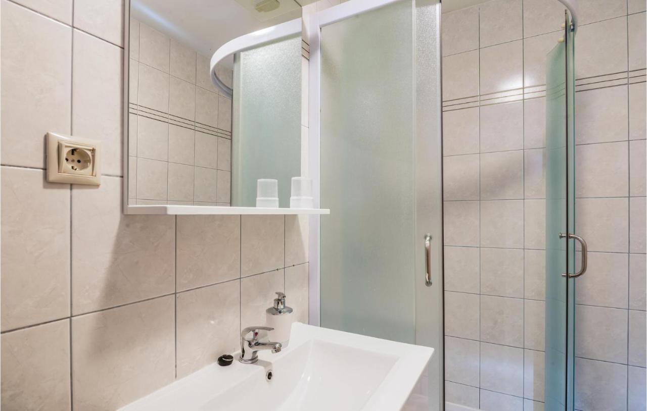 Nice Apartment In Omisalj With Wifi Εξωτερικό φωτογραφία