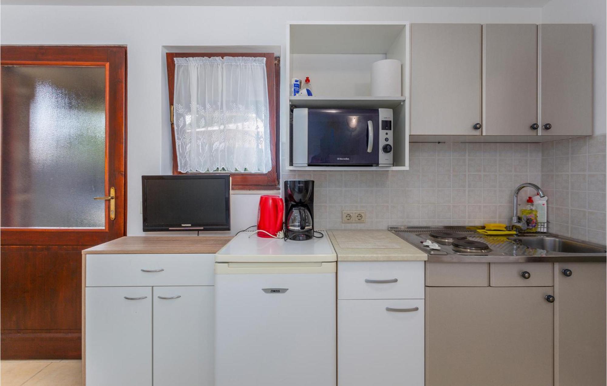 Nice Apartment In Omisalj With Wifi Εξωτερικό φωτογραφία
