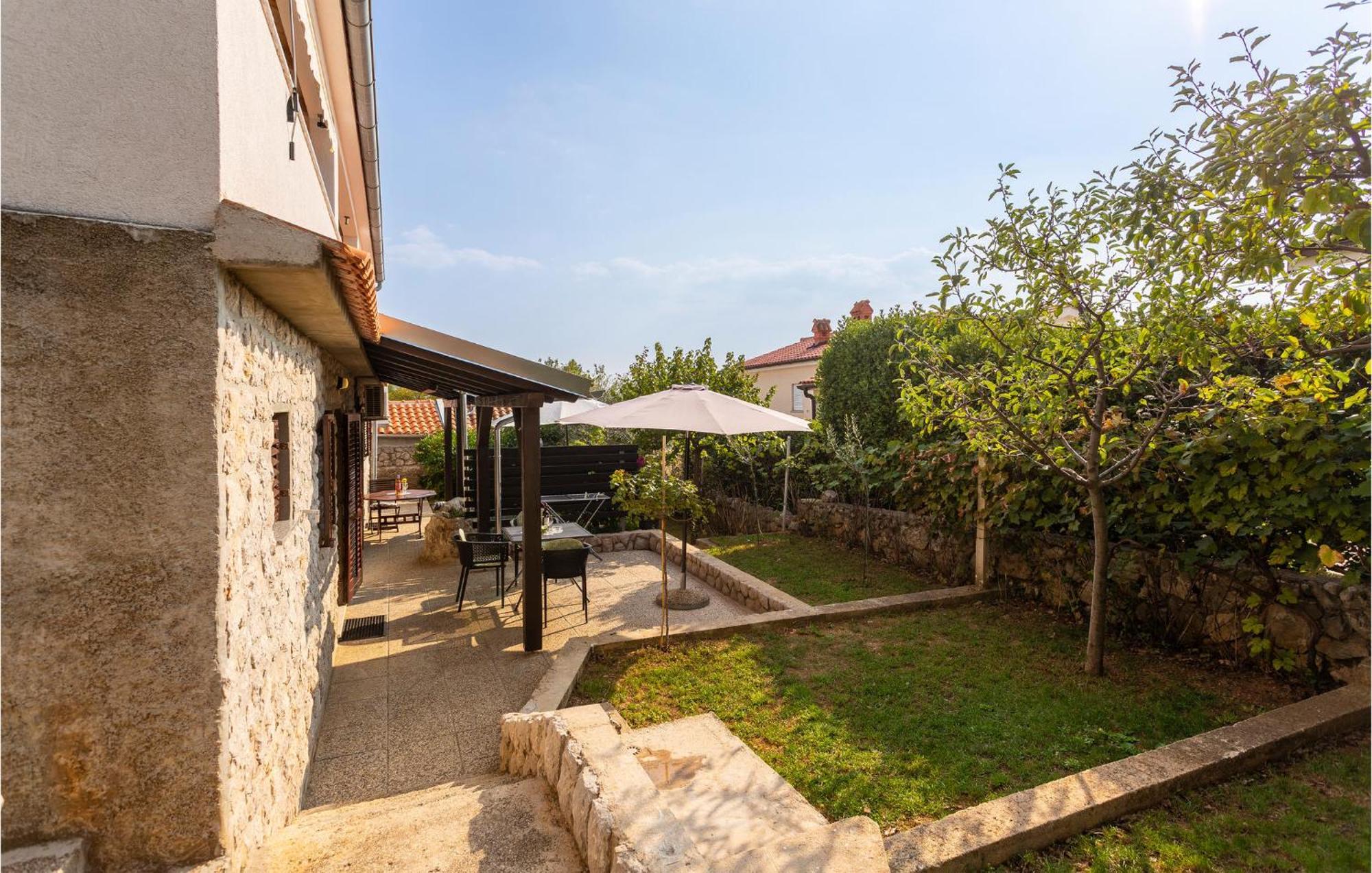 Nice Apartment In Omisalj With Wifi Εξωτερικό φωτογραφία