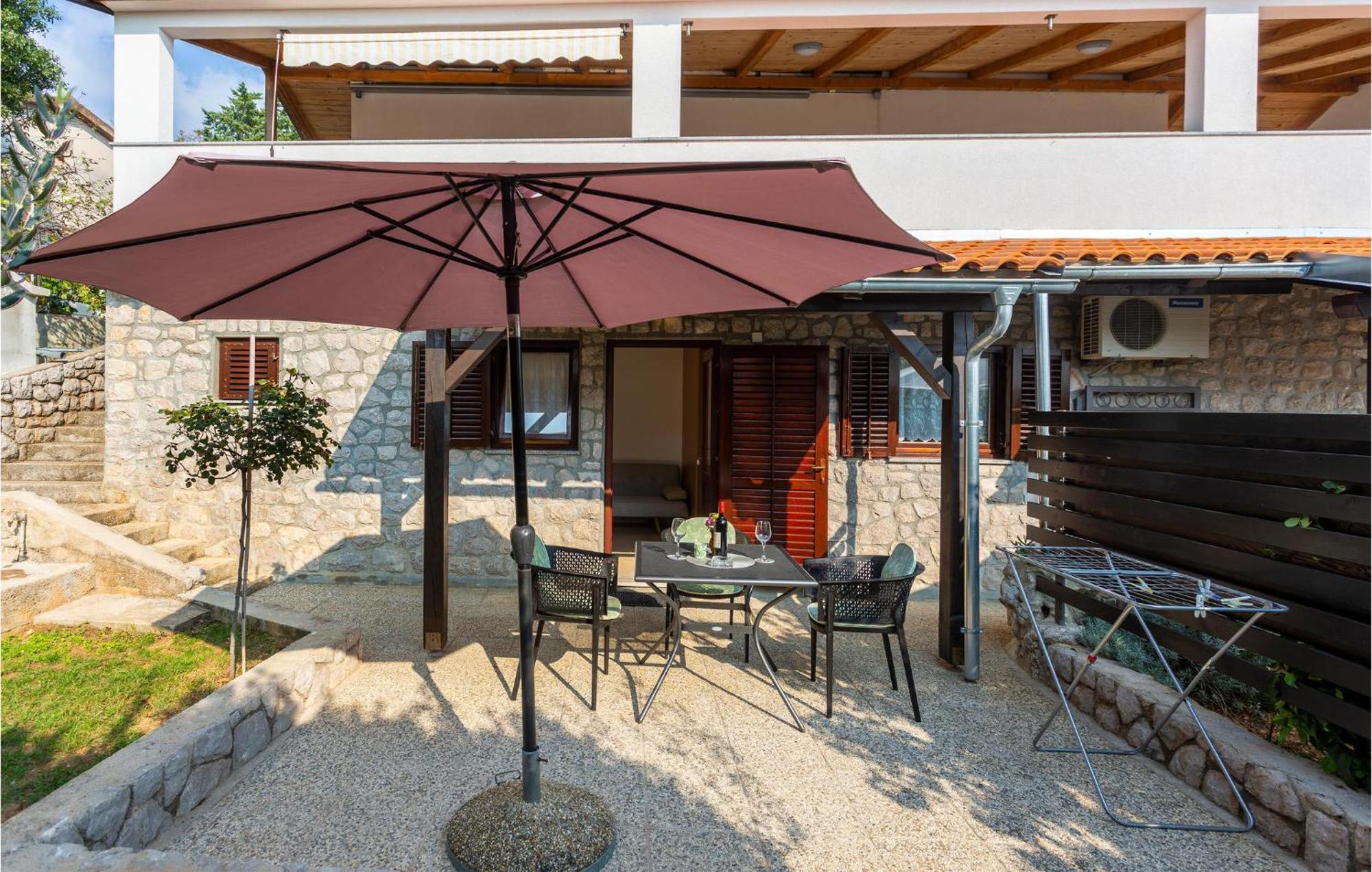 Nice Apartment In Omisalj With Wifi Εξωτερικό φωτογραφία