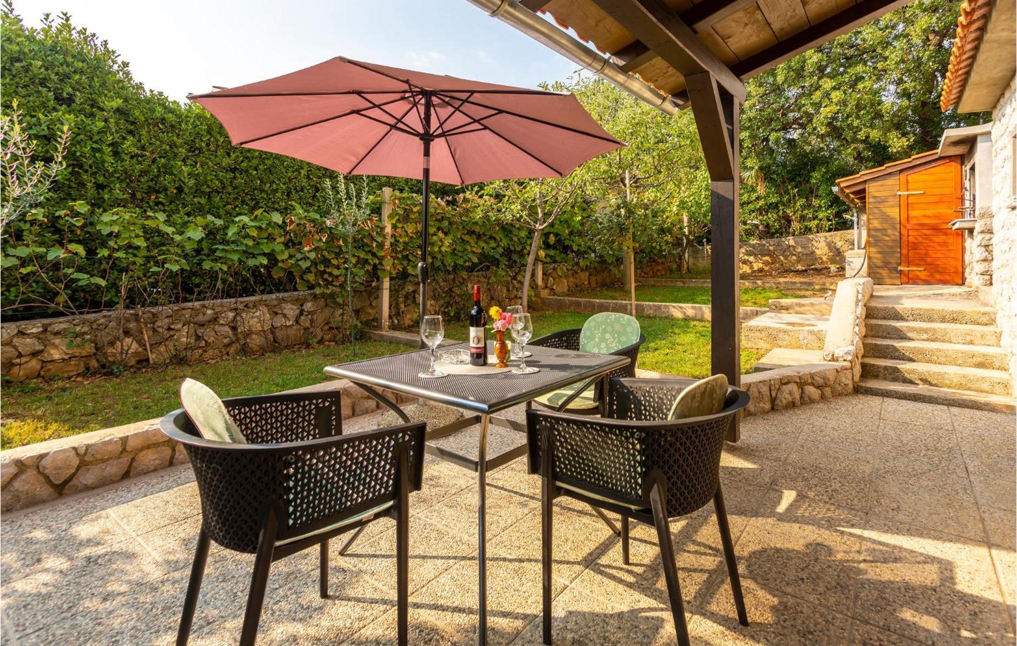 Nice Apartment In Omisalj With Wifi Εξωτερικό φωτογραφία