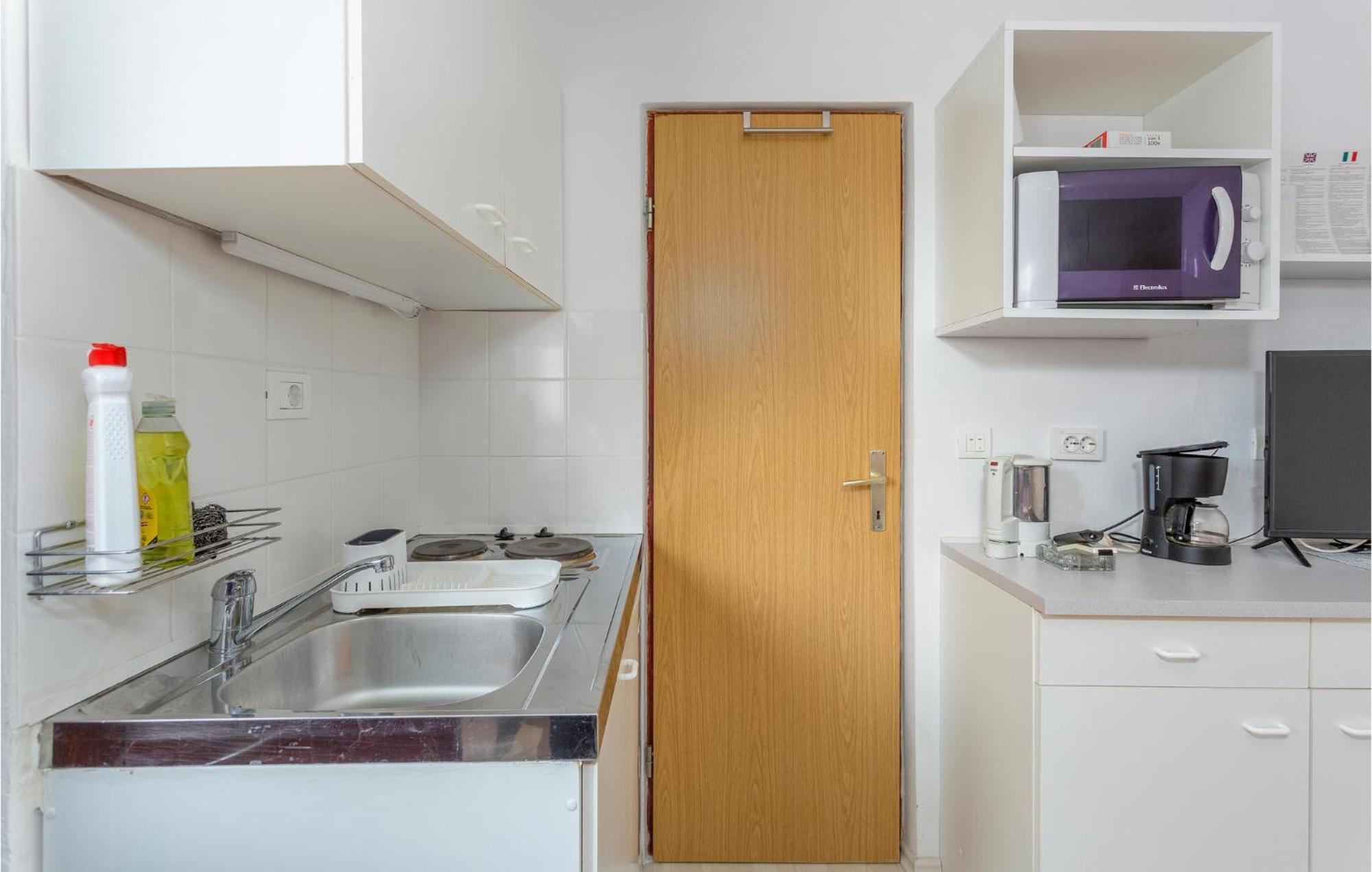 Nice Apartment In Omisalj With Wifi Εξωτερικό φωτογραφία