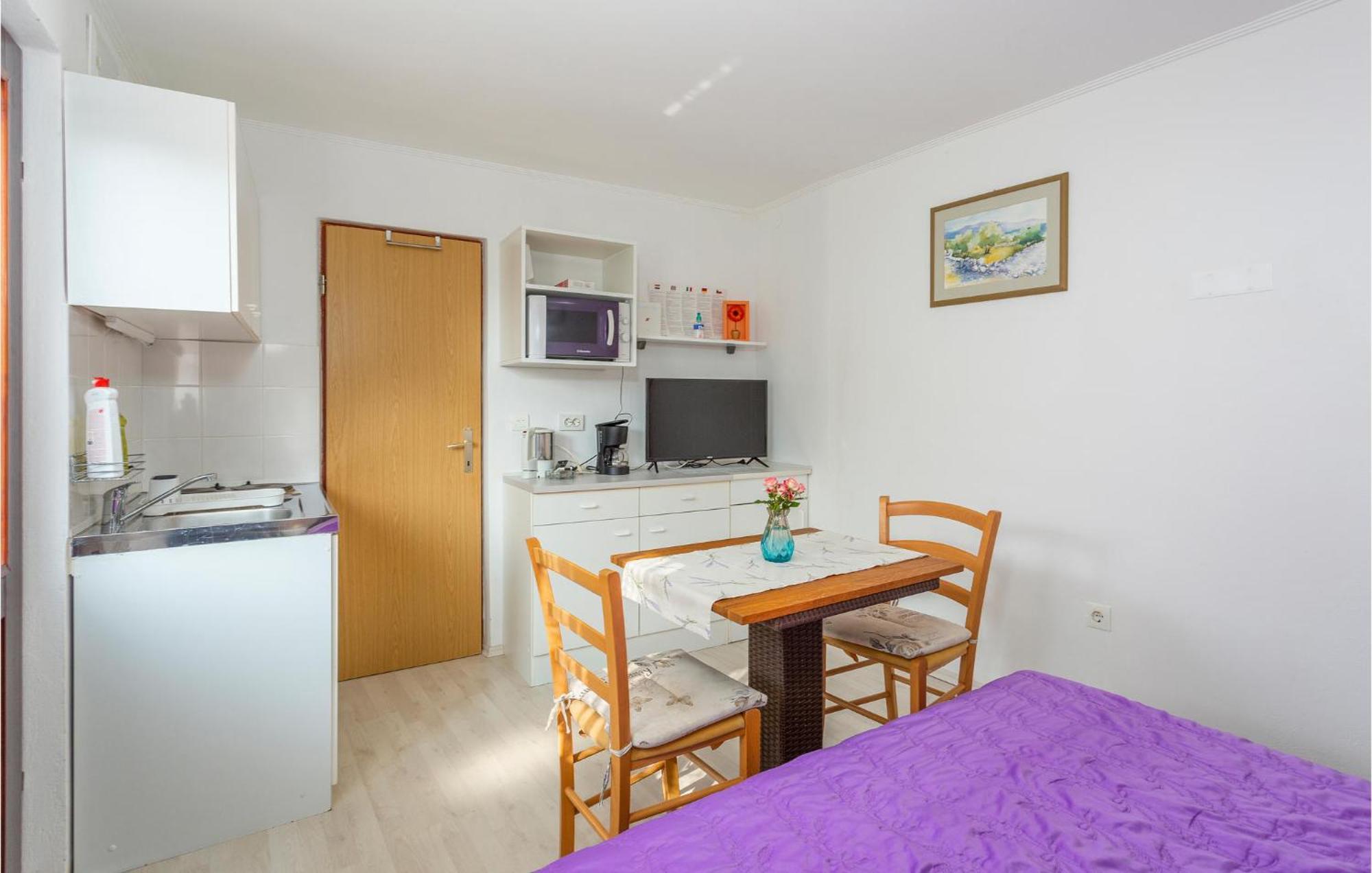Nice Apartment In Omisalj With Wifi Εξωτερικό φωτογραφία