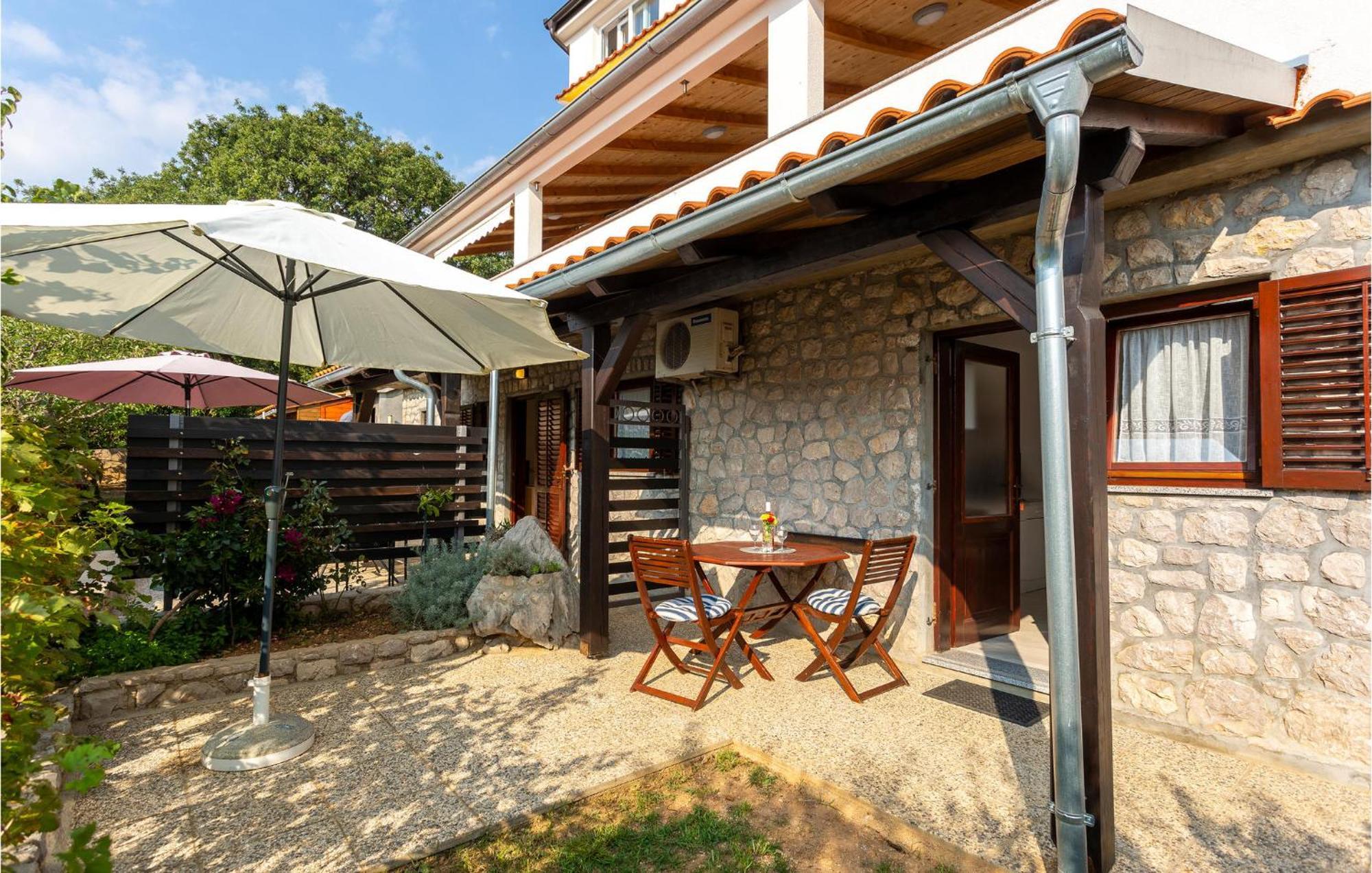 Nice Apartment In Omisalj With Wifi Εξωτερικό φωτογραφία
